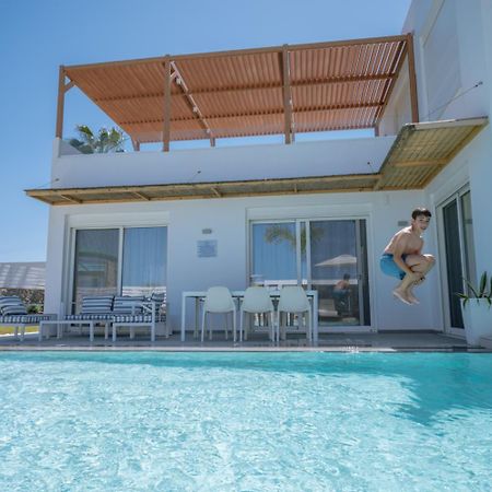 Sardines Luxury Villas アナイプスィ エクステリア 写真