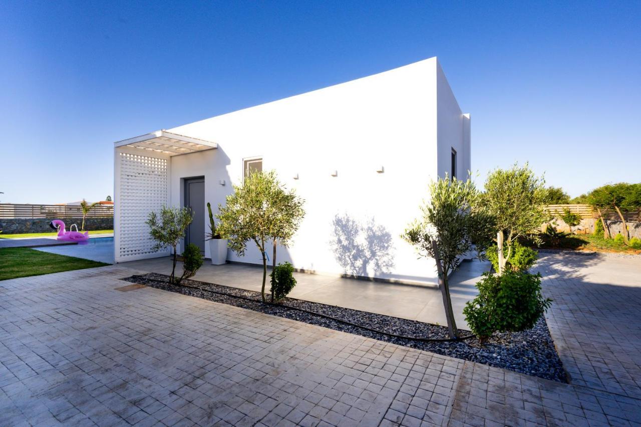 Sardines Luxury Villas アナイプスィ エクステリア 写真